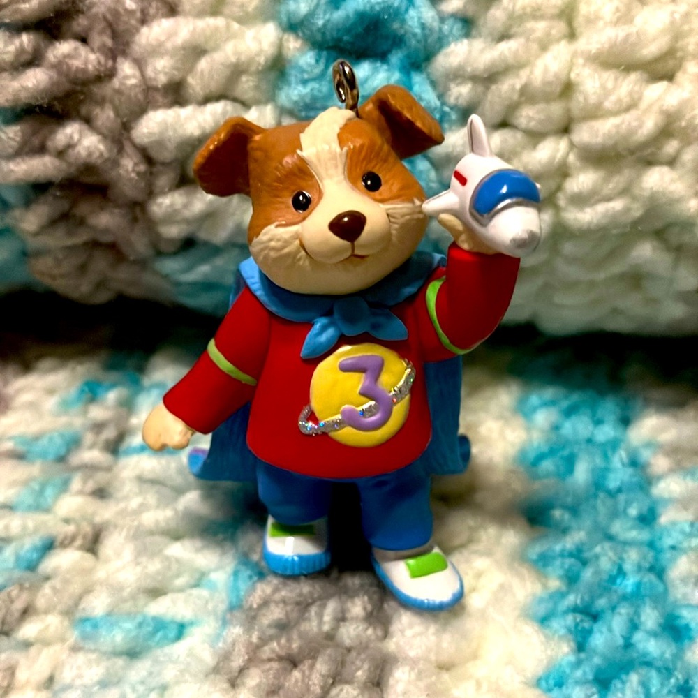 2004 Hallmark Christmas ornament